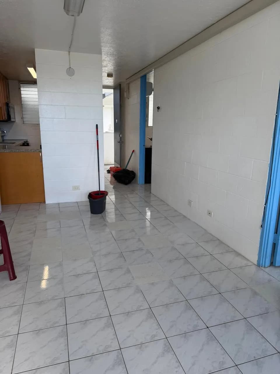 Cho thuê apartment 2 phòng ngủ gần Queen's, $2.400 một tháng, nhận Section 8